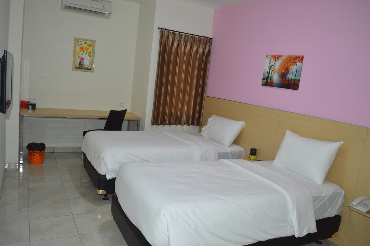 I&M Hotel Surabaya Exterior photo